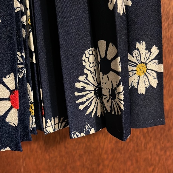 Jason Wu for Target skirt. Size 8. Perfect condition. - Picture 4 of 5